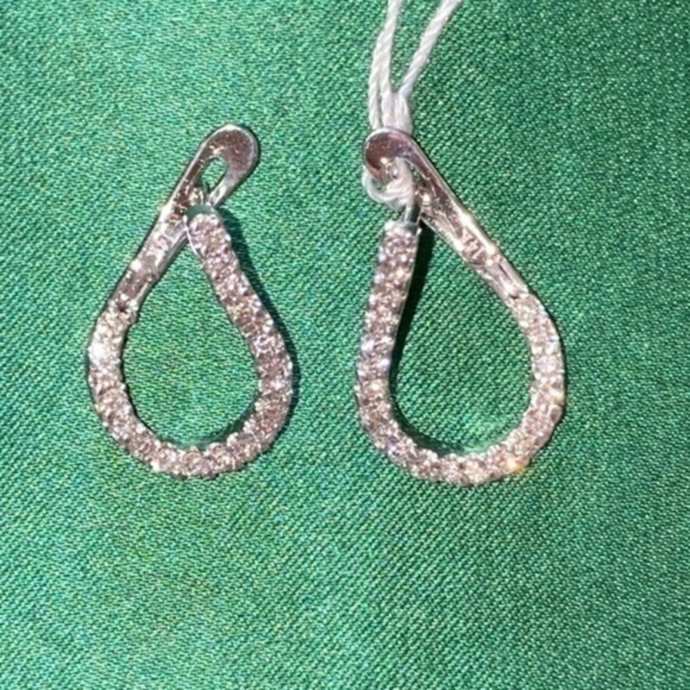 Dimond Stunning earrings brand new solid white 14K gold any occasion or gift